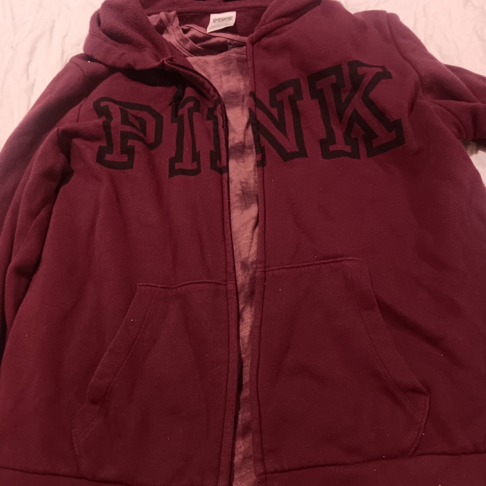 VS zip up Pink Hoodia with matching teashirt